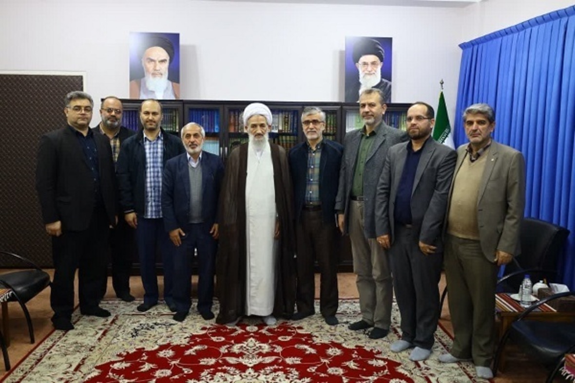 دیدار نماینده ولی فقیه در مازندران با مدیرکل و معاونان بیمه سلامت استان