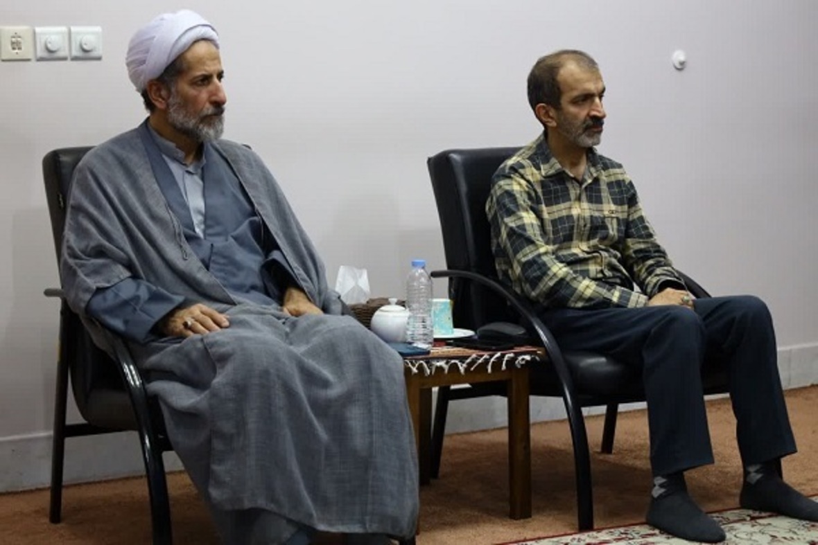 دیدار نماینده ولی فقیه در مازندران با مدیرکل و معاونان مرکز خدمات حوزه‌های علمیه استان گیلان
