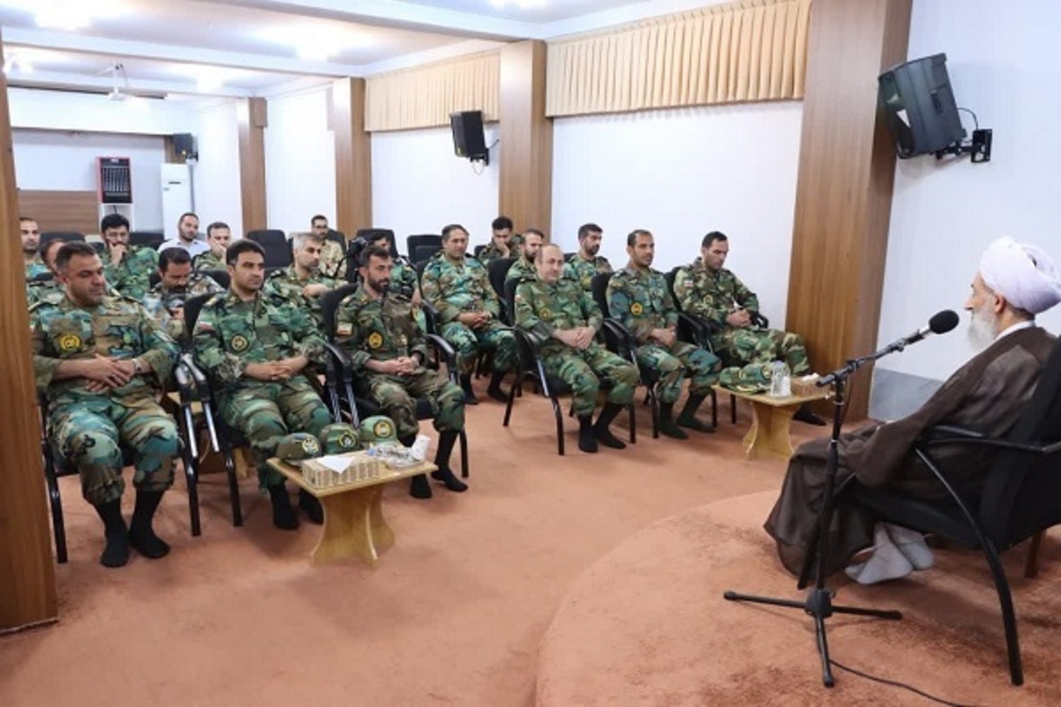 دیدار نماینده ولی فقیه در مازندران با فرماندهان و کارکنان پادگان شهید سپهبد صیاد شیرازی