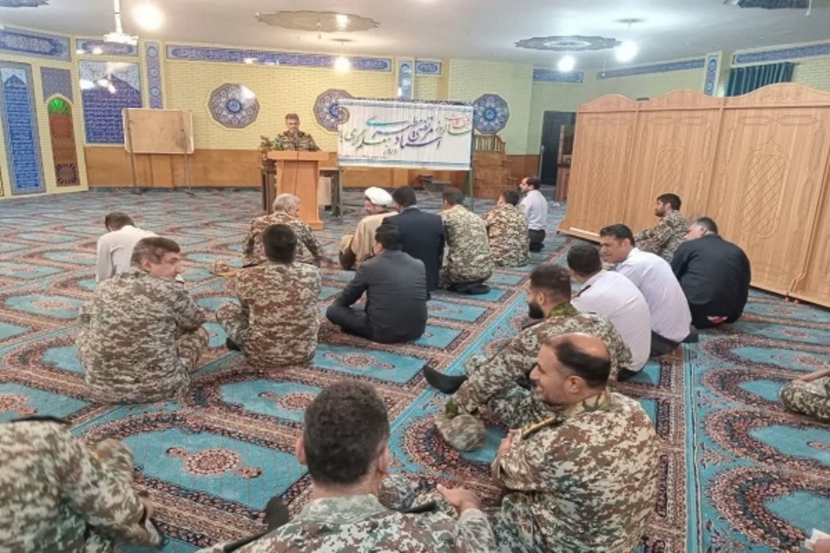 تجلیل از استادان شاغل در مراکز آموزشی و دانشگاهی وابسته به پدافند هوایی شهید ظرافتی