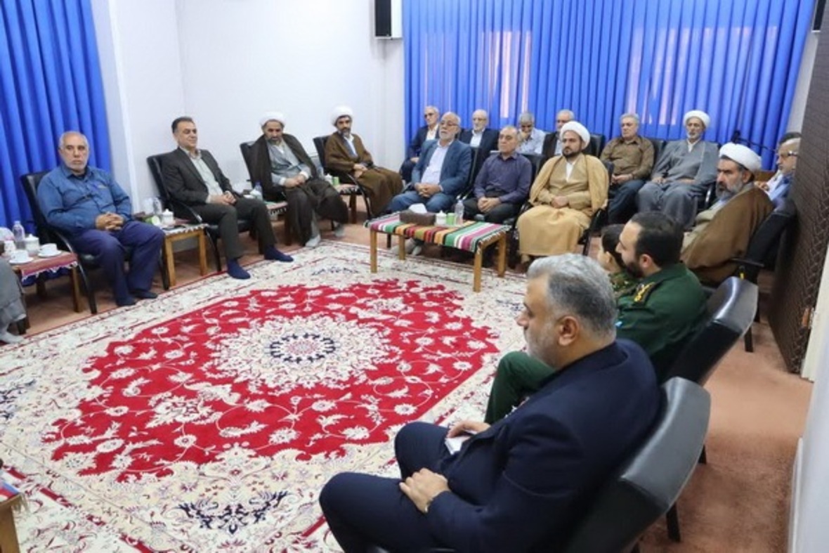 دیدار اعضای برگزاری یادواره شهدای دودانگه با آیت الله لائینی