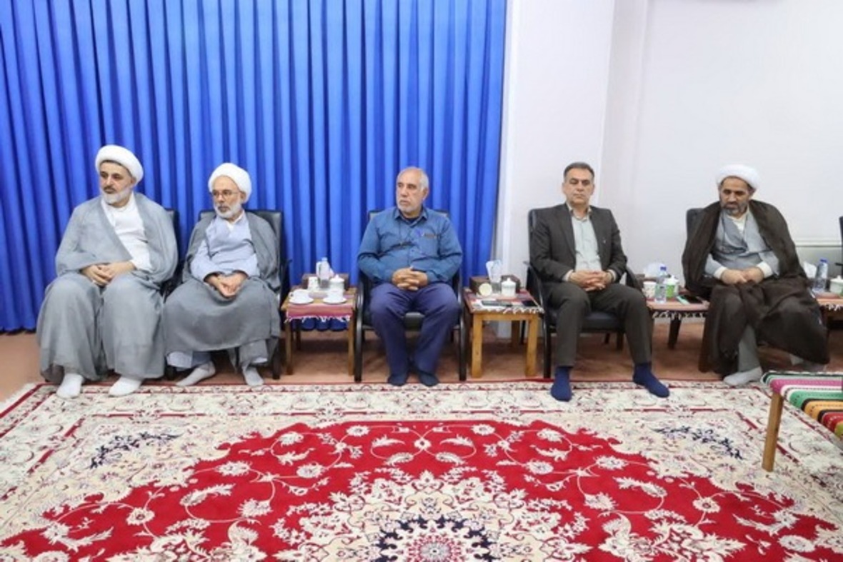 دیدار اعضای برگزاری یادواره شهدای دودانگه با آیت الله لائینی