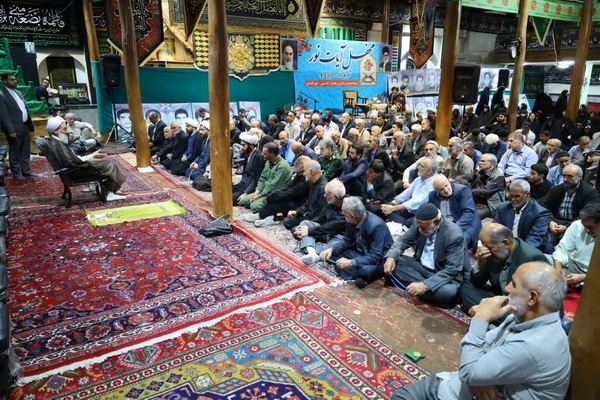 تجلیل از استاد سیدمحسن موسوی بلده در محفل قرآنی شهر بلده