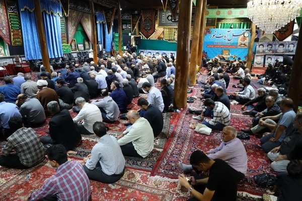 تجلیل از استاد سیدمحسن موسوی بلده در محفل قرآنی شهر بلده