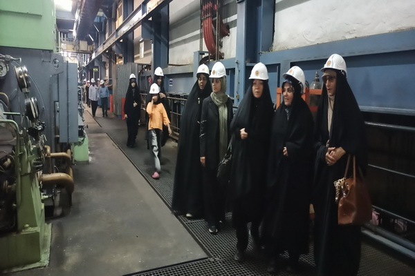 بازدید خانوادگی کارکنان نهاد ریاست جمهوری از نیروگاه شهید سلیمی نکا در قالب اردوی راهیان پیشرفت