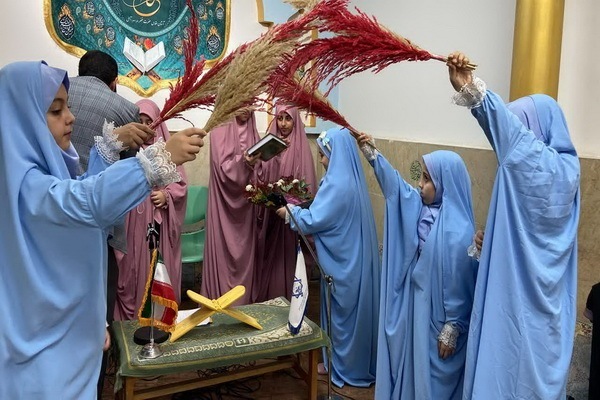 محفل انس با قرآن در قدمگاه خضر نبی(ع) آمل برگزار شد