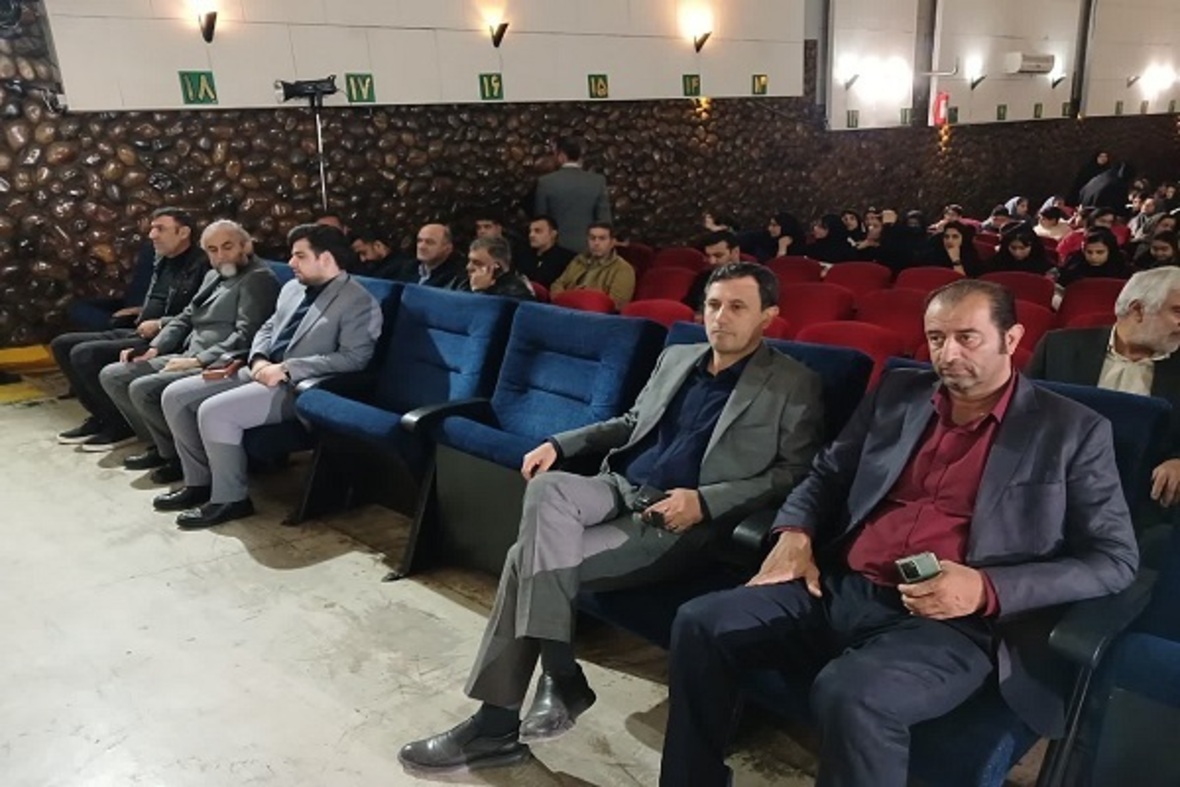 اعزام نخستین گروه از دانش‌آموزان دختر ساروی به مناطق عملیاتی جنوب کشور