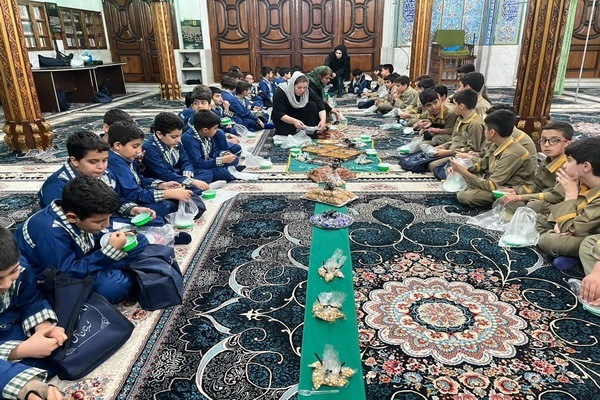 محفل نور و معرفت در ایام فاطمیه؛ تجلیل از سیره حضرت زهرا(س) در دبستان آیت‌الله طالقانی آمل