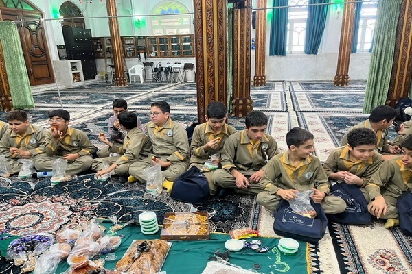 محفل نور و معرفت در ایام فاطمیه؛ تجلیل از سیره حضرت زهرا(س) در دبستان آیت‌الله طالقانی آمل