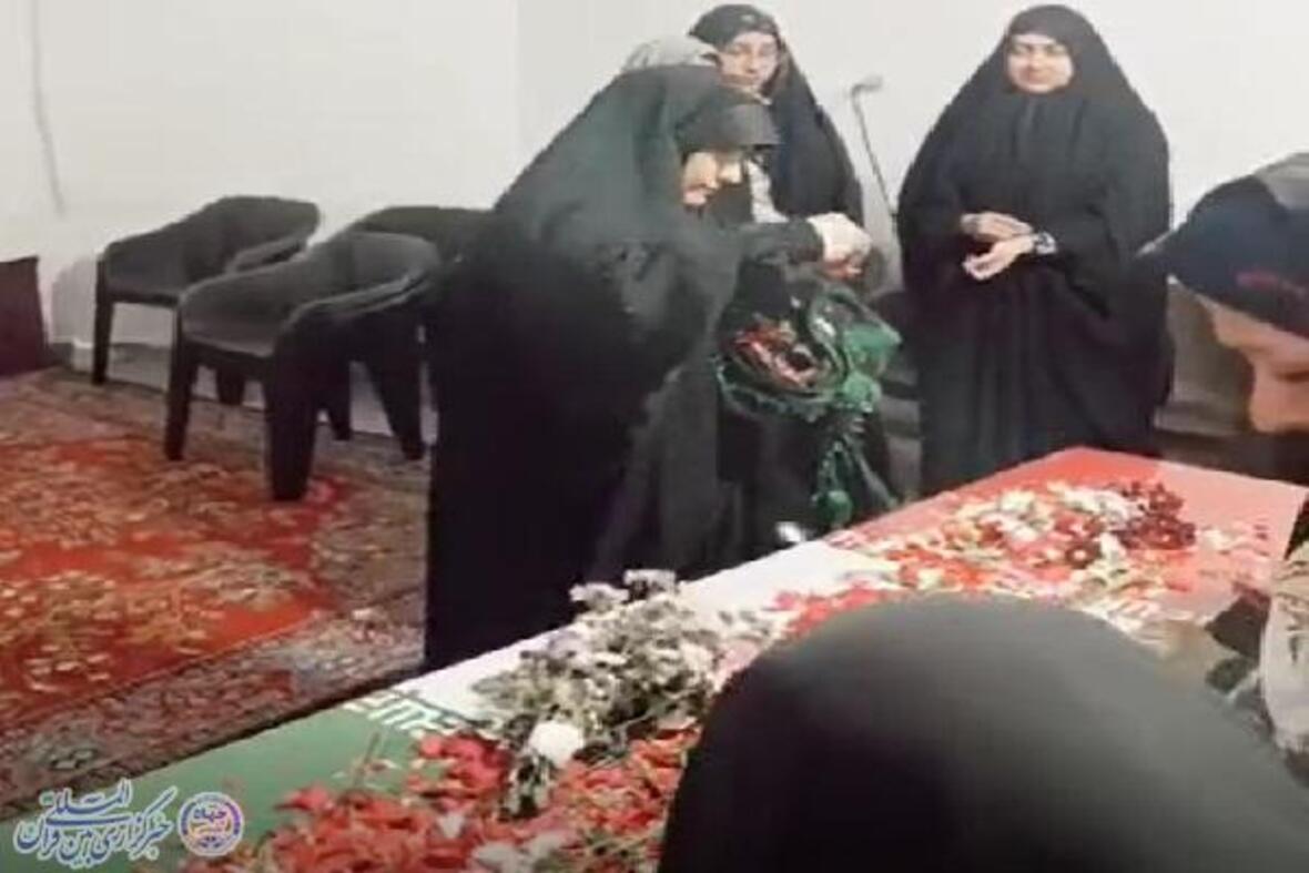 آیین استقبال از شهید گمنام در مسجد حضرت امیرالمؤمنین(ع) فرهنگ‌شهر بابل