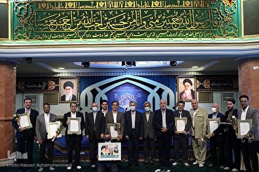 Iran: cerimonia in onore di attivisti coranici