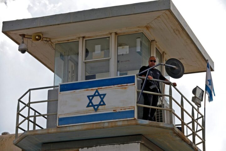Arrestati 4 dei 6 prigionieri palestinesi fuggiti dal carcere di Gilboa