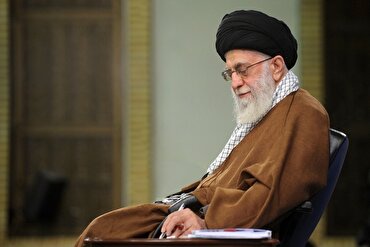 'A Oração Traz Paz ao Coração, Força à Vontade': Ayatollah Khamenei