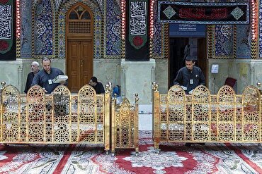 Nakala 15,000 za Qur’ani na vitabu vya Sala vyasambazwa katika kaburi la Hadhrat Abbas (AS) nchini Iraq