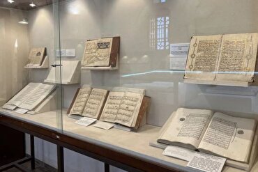 阿克萨清真寺伊斯兰博物馆展出历史版《古兰经》手稿+组图